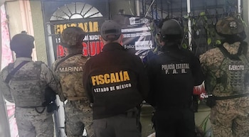 Autoridades de los tres niveles de gobierno realizaron un cateo en predio de Ecatepec donde se localizaron drogas (Foto: FGJEM)