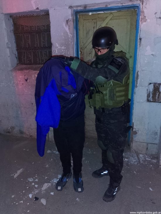 En Alta Gracia quedaron detenidos una mujer, su hijo y su padrastro