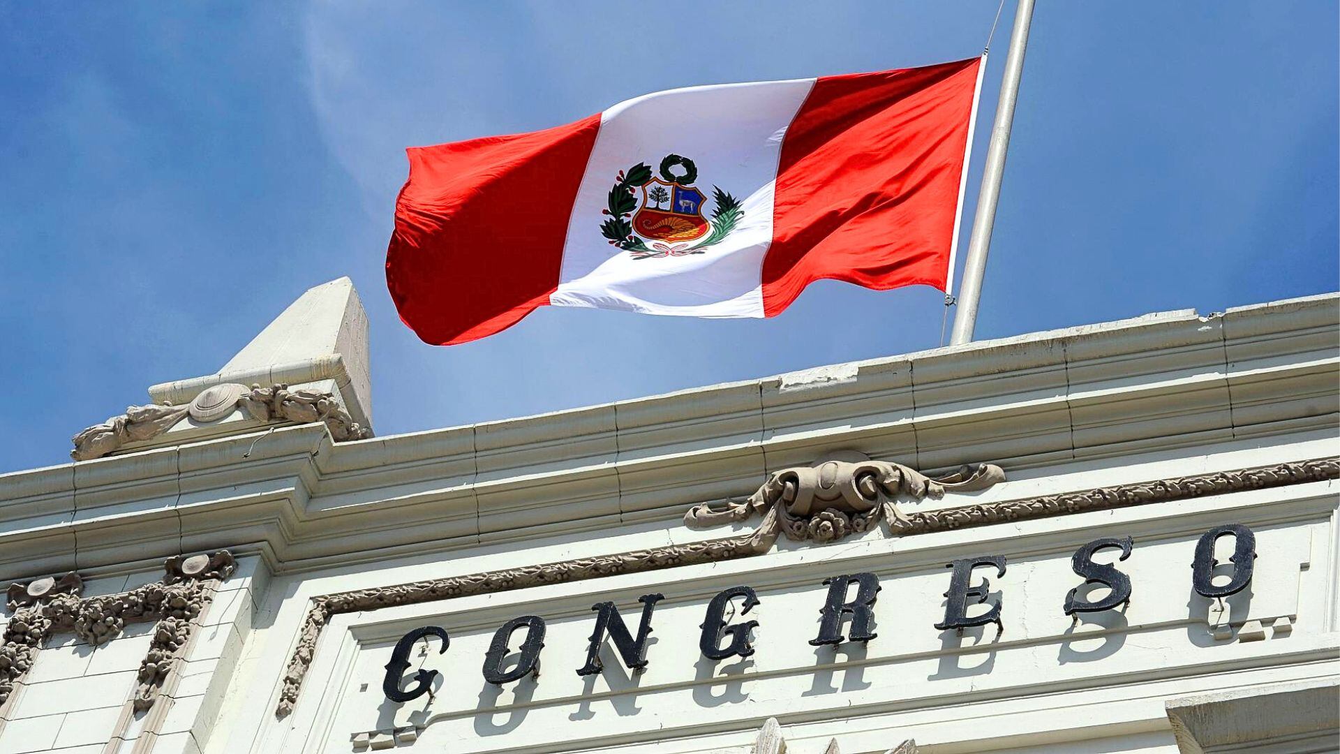 Congreso del Perú. La exclusión de consumidores clave en la nueva tarifa amenaza el financiamiento necesario para expandir el servicio energético, agravando desigualdades según el presidente de la SPH, Felipe Cantuarias.