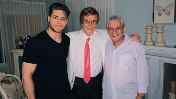 Junto a Silvio Soldán