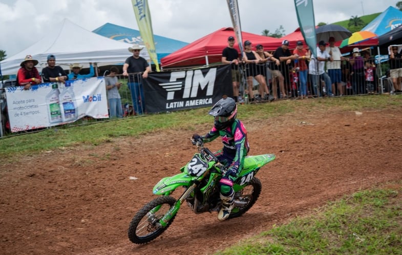 La Unión Panameña de Motociclismo destacó el coraje indomable y la destreza de la joven atleta fallecida.