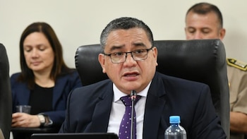 Santiváñez, quien no está afiliado