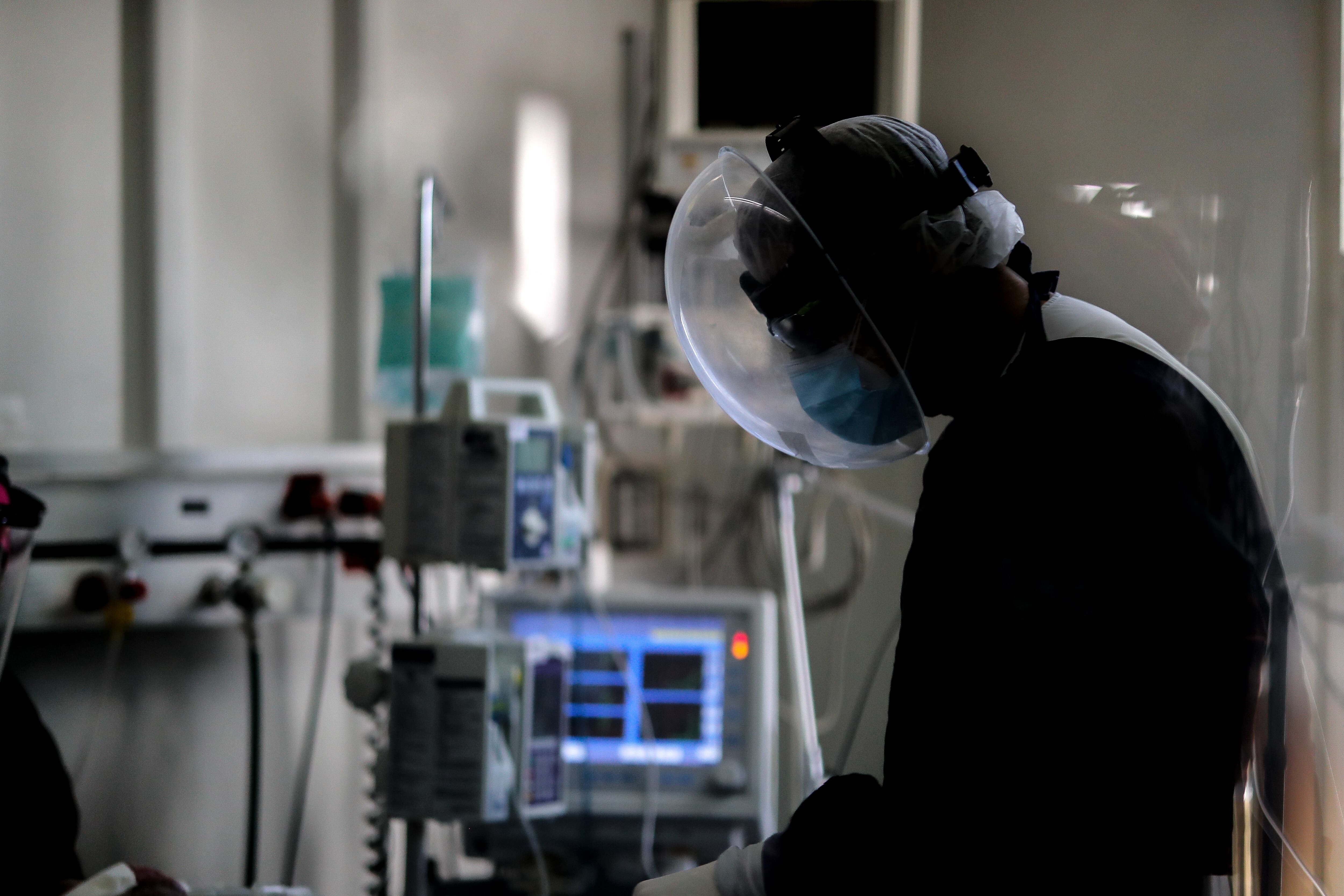 En países de medianos y bajos ingresos, existen demoras sustanciales para que los pacientes reciban pruebas y tratamientos fundamentales/Archivo EFE/Juan Ignacio Roncoroni