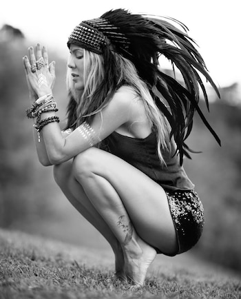 Natalia está entregada a la