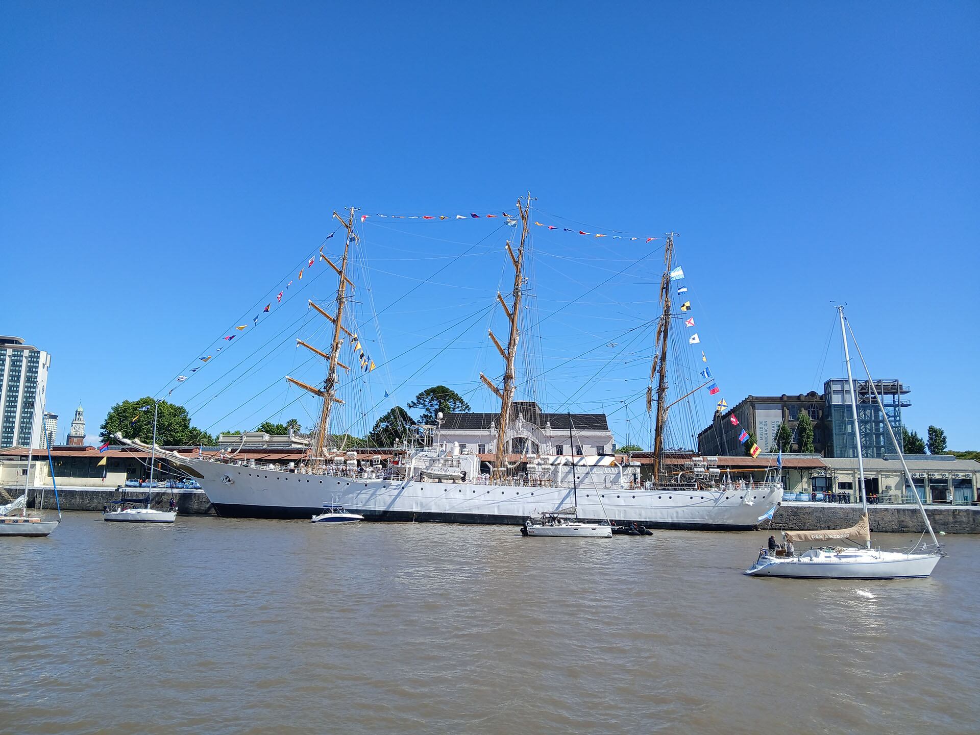 La Fragata Libertad llegó a Buenos Aires tras una travesía de seis meses