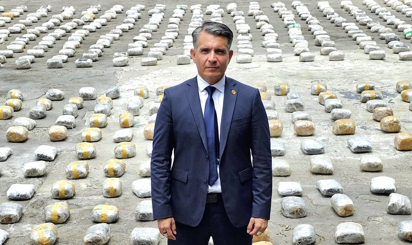 En menos de dos años, Juan Castro Bekios se ha erigido como el fiscal con más decomisos en el país.