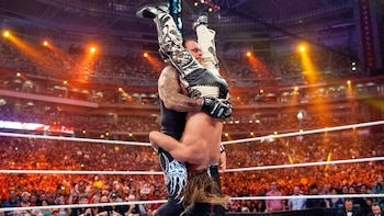 La Tumba Rompe Cuellos, la versión del martinete del famoso Undertaker.