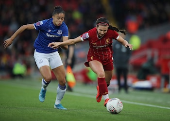 Leighanne Robe con el Liverpool. (Reuters/Molly Darlington)