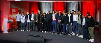Godín durante su homenaje en el estadio Metropolitano (Atlético de Madrid).