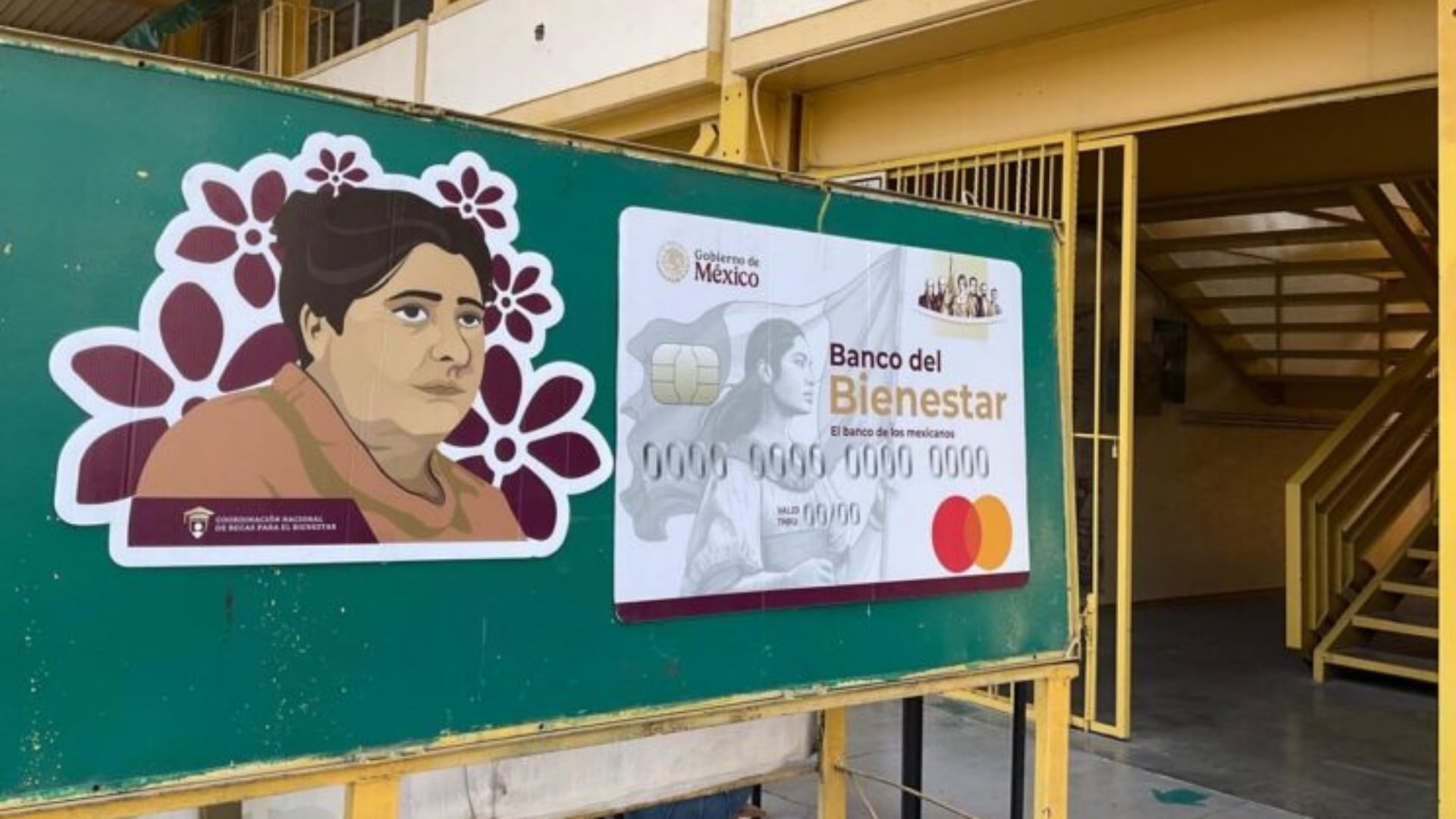 La entrega del monto de la Beca Rita Cetina es a través de la tarjeta del Banco del Bienestar.Foto: Cortesía.