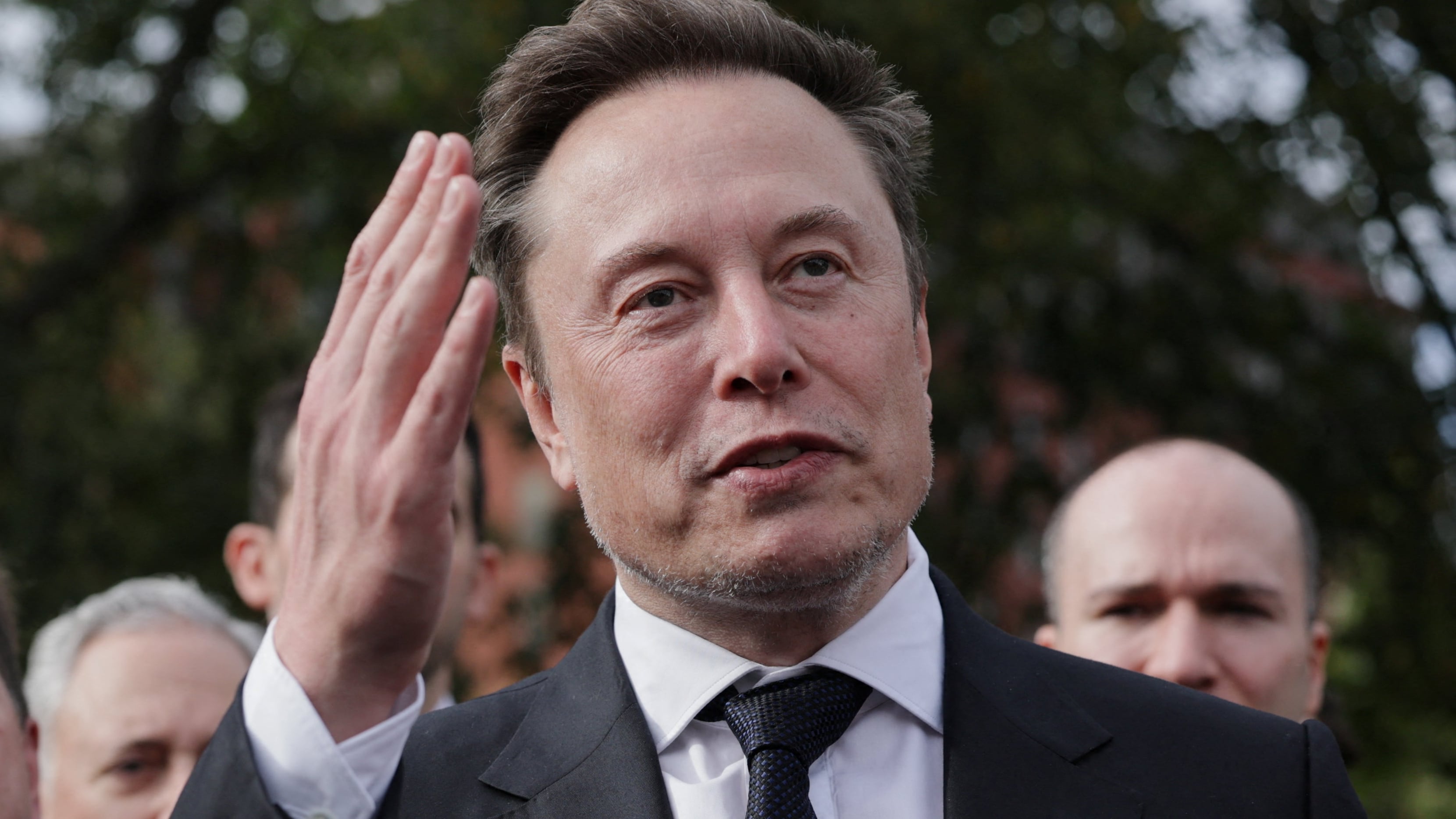 Las compañías de Elon Musk y Palmer Luckey mantienen contratos millonarios con el Departamento de Defensa de Estados Unidos. (REUTERS/Jonathan Ernst)