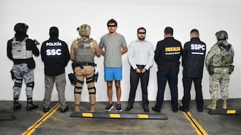 Simulaban clausuras, cobraban en efectivo y despojaban concesiones de verificentros y gasolineras: hay dos funcionarios ambientales del Edomex detenidos