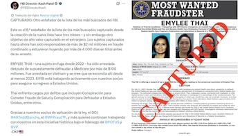 Una publicación en red social junto a un cartel de búsqueda del FBI sobre Emylee Thai cruzado por un sello rojo con la palabra capturada