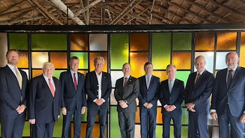 Entre el apoyo de Trump y la urgencia de reformas: el mensaje del embajador de EEUU a los principales empresarios del país