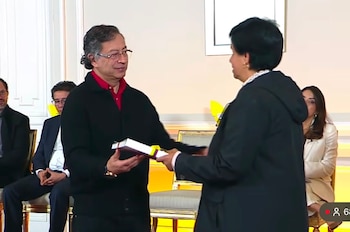 Entrega de archivos del DAS