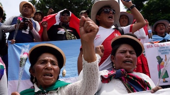 El fantasma de la extrema inestabilidad política sobrevuela los comicios: en los últimos diez años, ocho mandatarios diferentes desfilaron por la presidencia (Foto: AP)