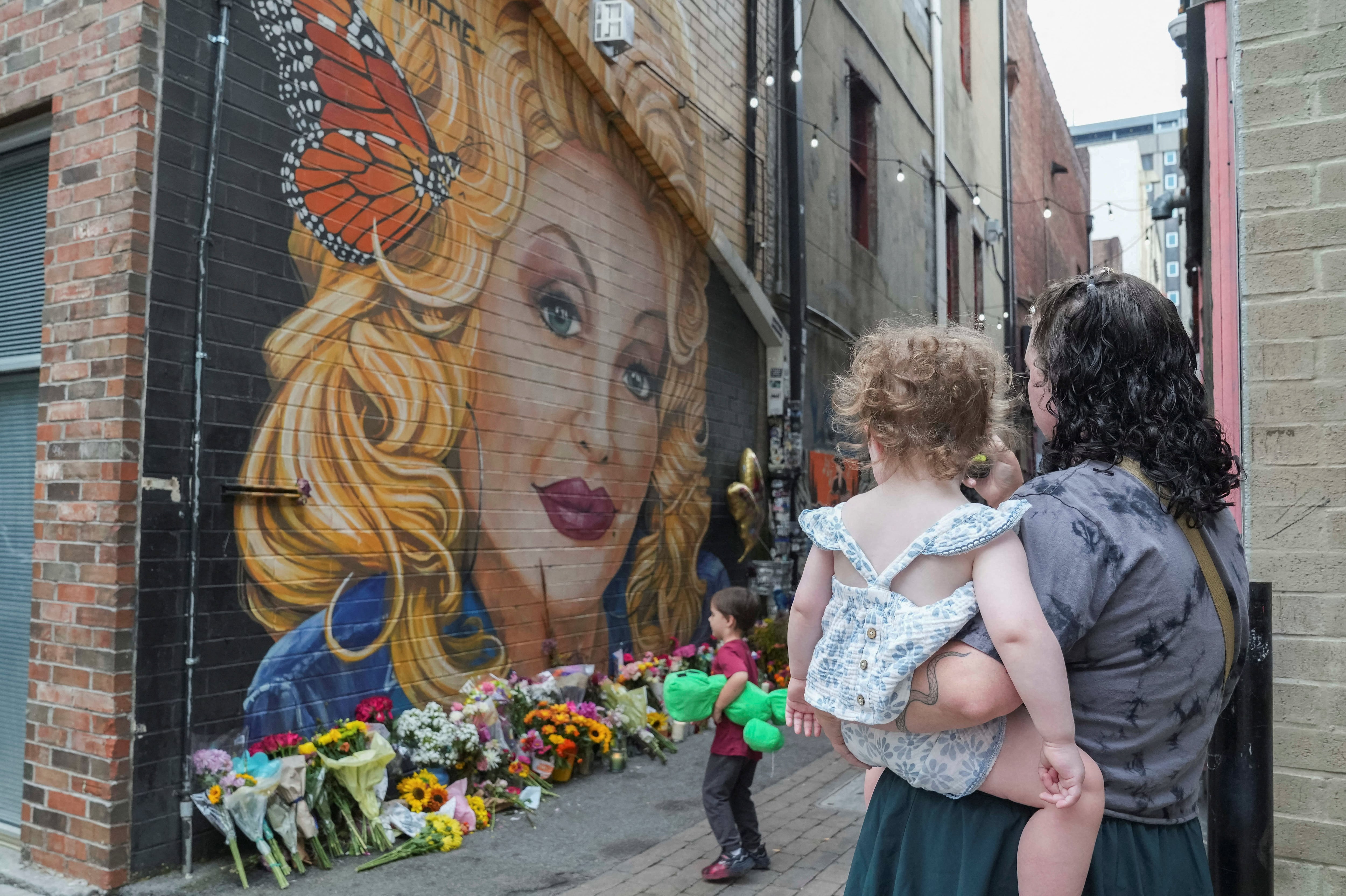 La muerte de Dolly Parton dejó un impacto en la economía, el turismo y la identidad cultural de Tennessee. (REUTERS/Megan Varner)