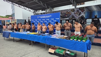 Ecuador: descubren presunto centro de adulteración de whisky en un operativo contra el crimen organizado