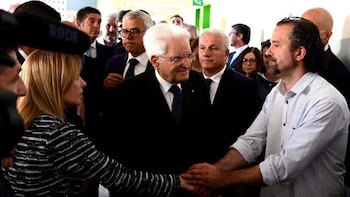 Meloni saluda al hombre que redujo al agresor de Módena