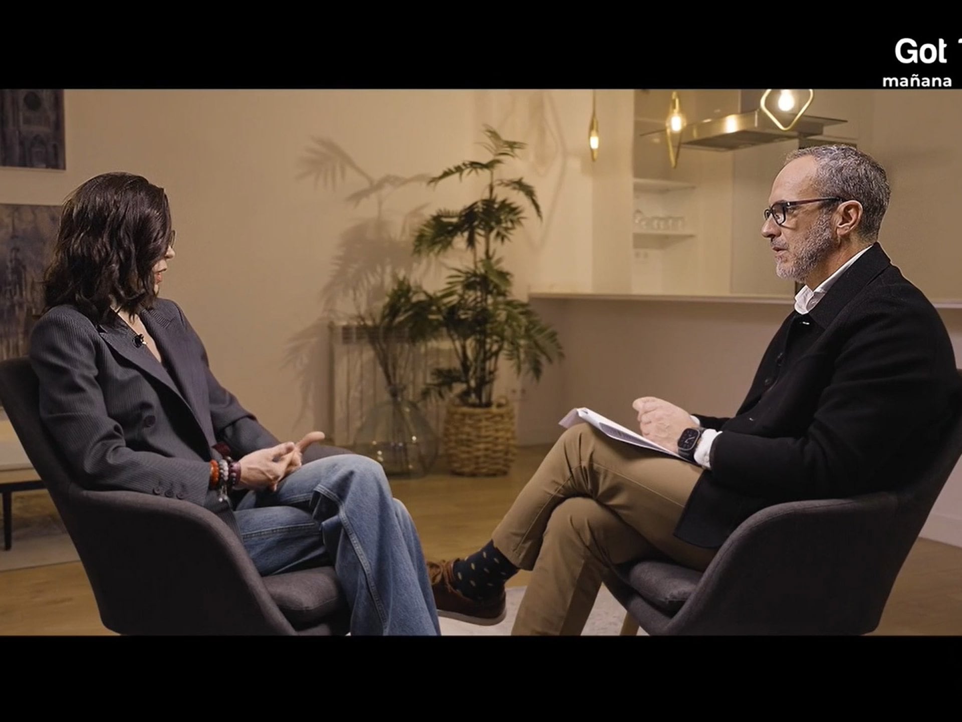 Silvia Bronchalo con Santi Acosta. (Telecinco)