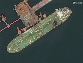 Barcos rusos dañados tras el ataque de Ucrania contra el puerto de Novorossiysk