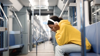 Ni el trabajo ni la falta de sueño: la psicología identifica otra causa del cansancio moderno