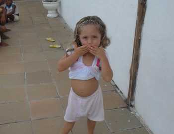 La joven recordó su infancia con tiernas fotografías - crédito Luna Pernía / Instagram
