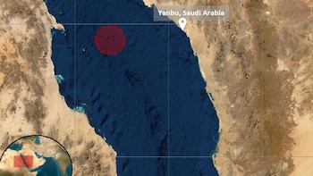 Un petrolero saudita fue atacado en el Mar Rojo y se incendió frente al puerto de Yanbu