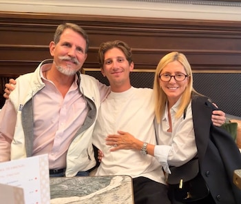 Pablo de Grecia junto a Marie Chantal y su hijo Odysseas (Instagram)