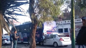 Accidente fatal en Cuautitlán Izcalli: tres muertos por choque entre auto y camión de pasajeros