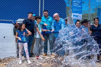 La comunidad rural de Villa Modelo, en El Divisadero, recibirá un sistema de agua potable que beneficiará a más de 700 personas en El Salvador. (Foto cortesía DOM)