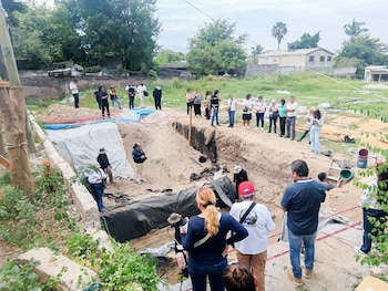 Los estudios abarcan genética, antropología, odontología, medicina y otras disciplinas forenses para avanzar en la identificación de los restos recuperados. (Crédito: fiscalía de Morelos)