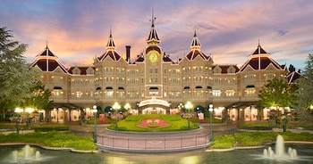 Disneyland Hotel (Walt Disney Travel