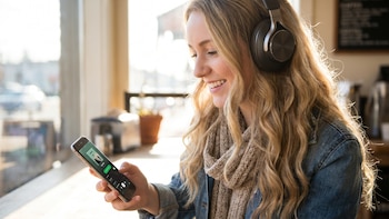 Qué tipo de personas eligen Spotify y no YouTube para escuchar música, según la IA