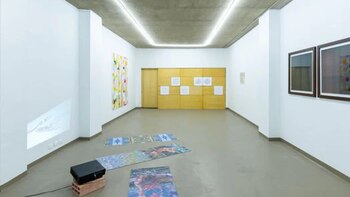 Con artisti internazionali, la mostra