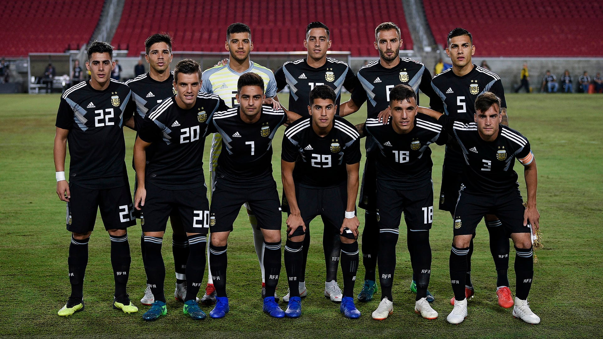 El primer equipo que formó Lionel Scaloni al mando de la selección argentina (Reuters)