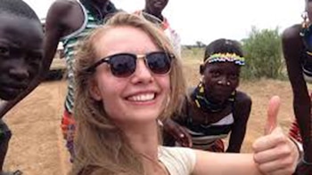 La joven médica que desapareció en plena selva africana: ropa interior colgada de un árbol y un ADN misterioso