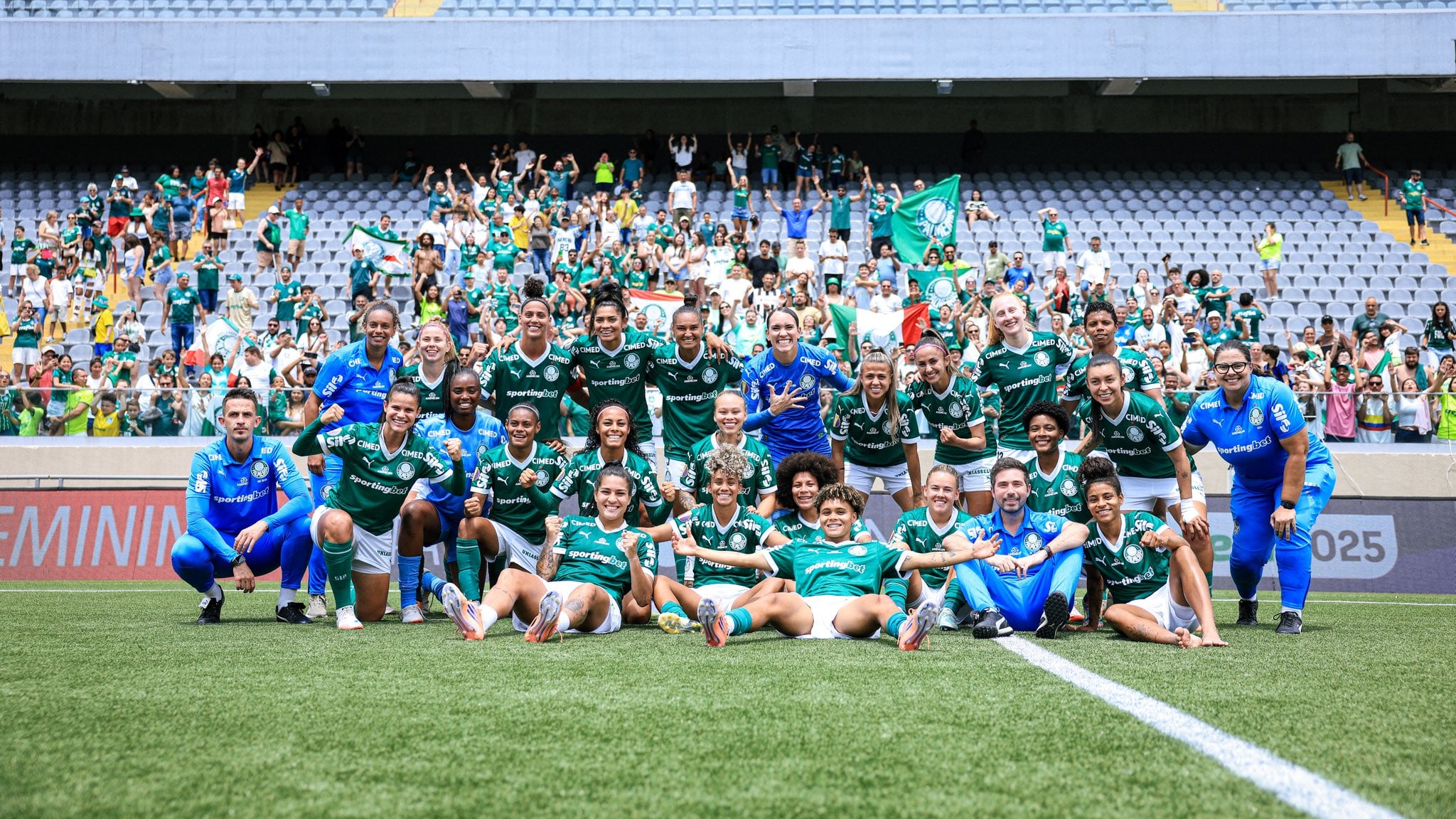 Katherine Tapia admitió que adelantó un día su viaje a Colombia debido a la delicada situación de su padre - crédito Palmeiras
