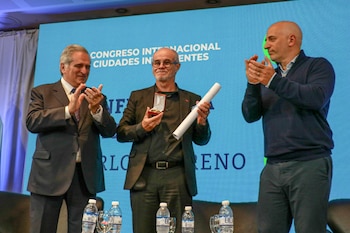 La UBA reunió a intendentes y especialistas para debatir el futuro de las ciudades y la inteligencia artificial