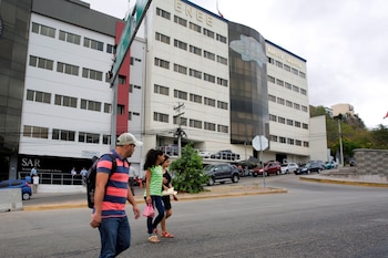El mecanismo de disponibilidad de dólares en el sistema financiero hondureño fue analizado para determinar su sostenibilidad a corto y mediano plazo. (Foto: EFE/Gustavo Amador/Archivo)
