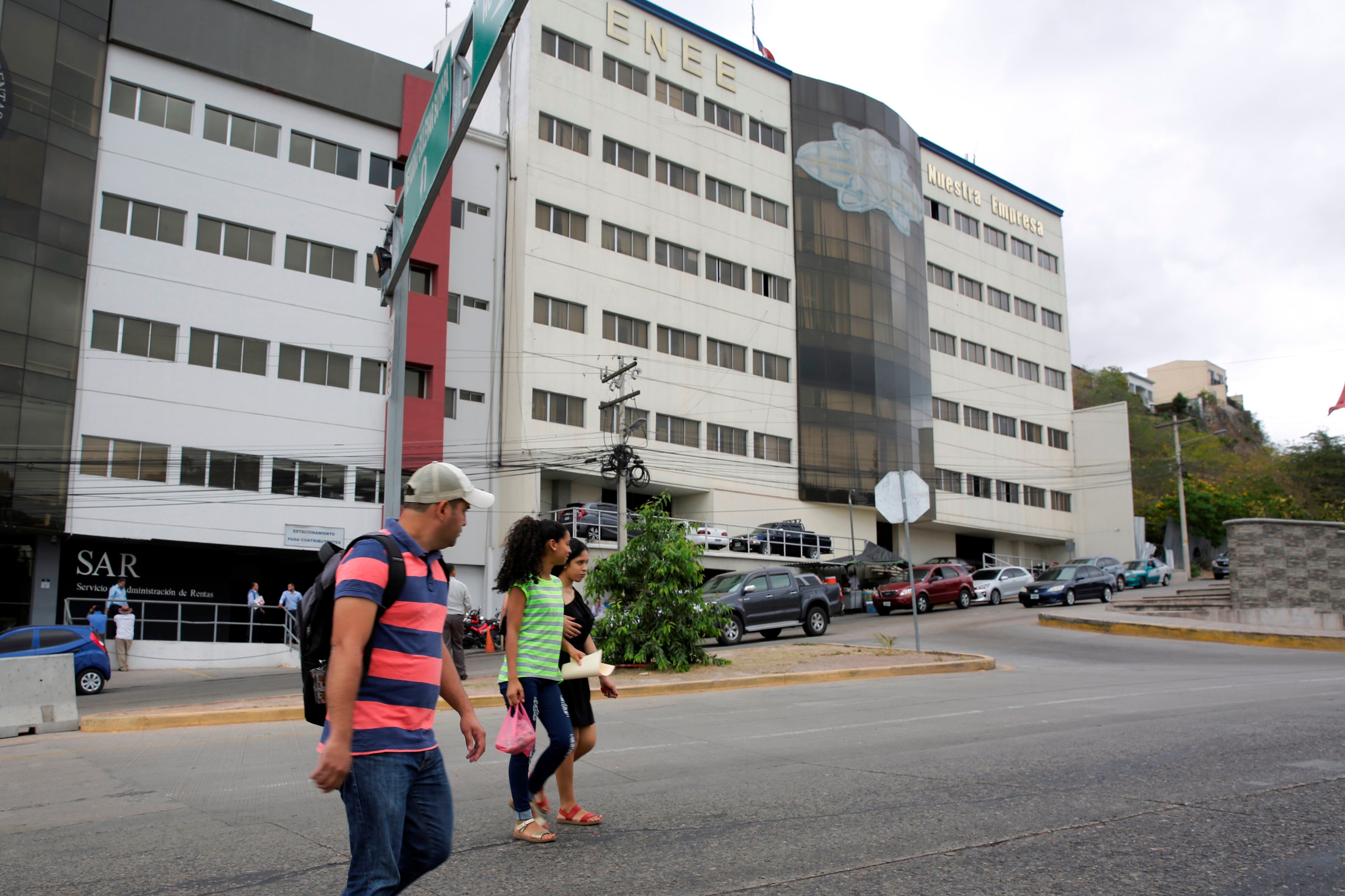 El mecanismo de disponibilidad de dólares en el sistema financiero hondureño fue analizado para determinar su sostenibilidad a corto y mediano plazo. (Foto: EFE/Gustavo Amador/Archivo)