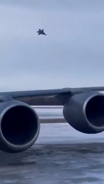 El avión, valorado en 100