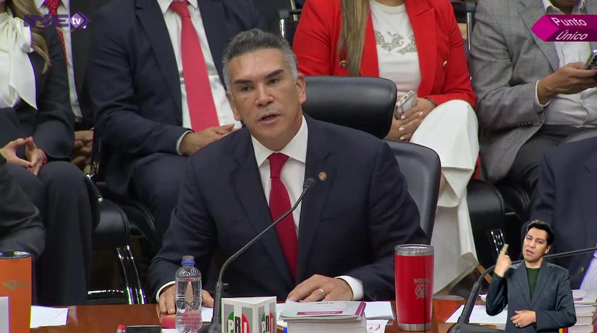Alito Moreno llevó al INE un termo que dice