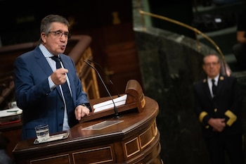 03/09/2026 El portavoz del PSOE en el Congreso, Patxi López, interviene durante una sesión plenaria en el Congreso de los Diputados, a 3 de septiembre de 2026, en Madrid (España). Sánchez comparece este jueves ante el Pleno del Congreso para informar sobre la gestión del Ejecutivo en relación con los hechos ocurridos en Ceuta desde el pasado 30 de julio y sobre la situación que atraviesa la ciudad autónoma.
POLITICA
Fernando Sánchez - Europa Press