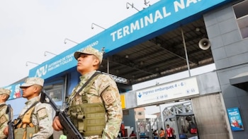 Los centros penitenciarios también serán intervenidos para frenar las comunicaciones clandestinas, mediante el retiro de antenas ilegales y medidas de control sobre el suministro eléctrico en las celdas - Créditos: Andina.