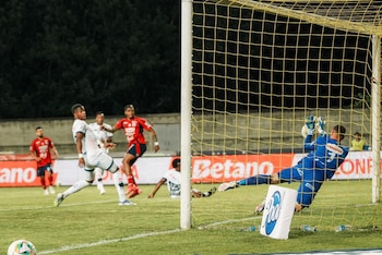 Un polémico gol de Independiente Medellín tiene al equipo poderoso con chances de clasificar a las finales del fútbol colombiano - crédito Colprensa