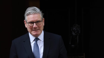 Keir Starmer se reunió con los integrantes de su gobierno y descartó renunciar al liderazgo del Partido Laborista