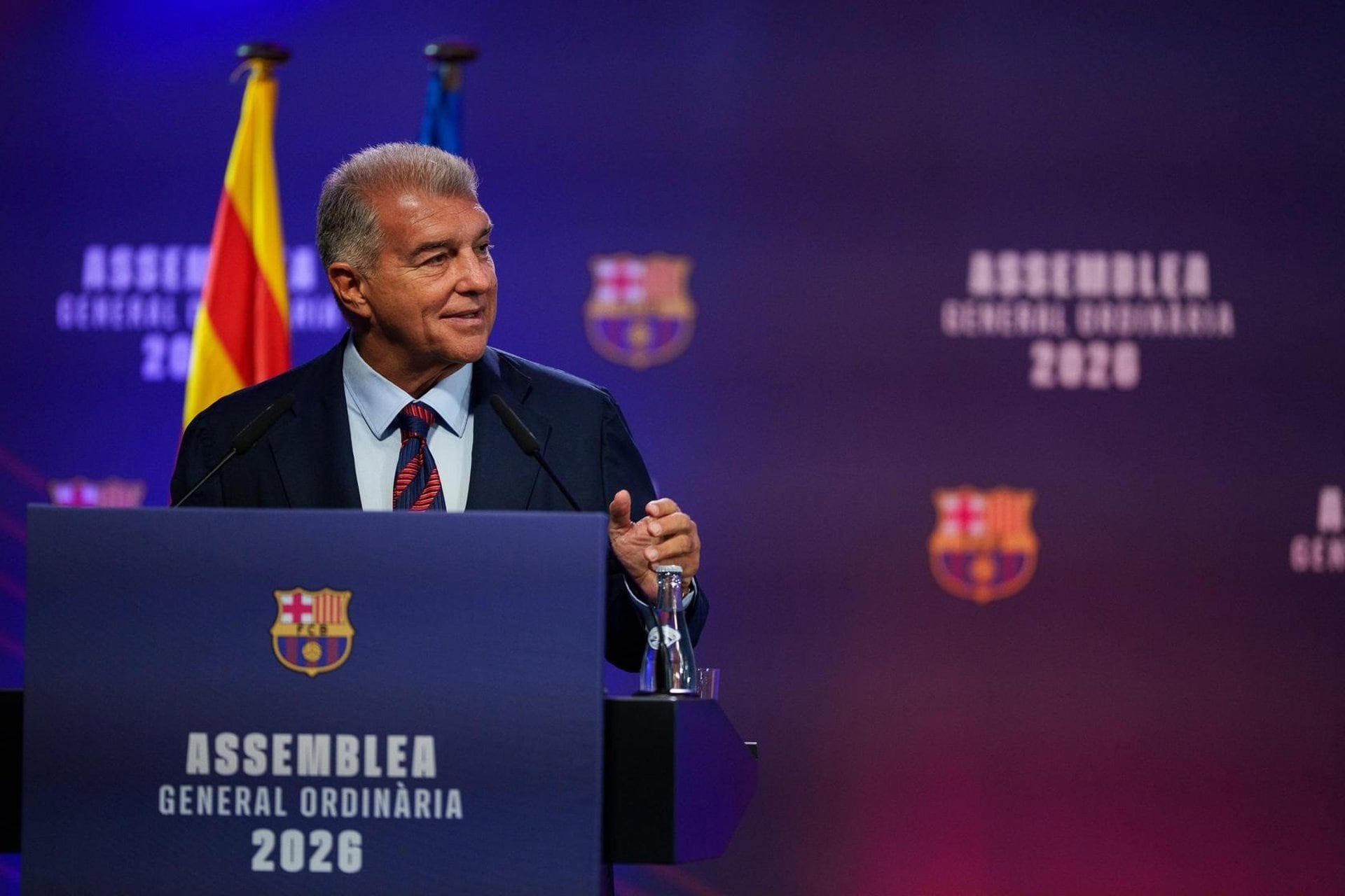 19/09/2026 Fútbol.- Laporta pide al socio aprobar más deuda para ir