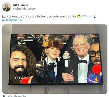 Javier apuntó divertido a las