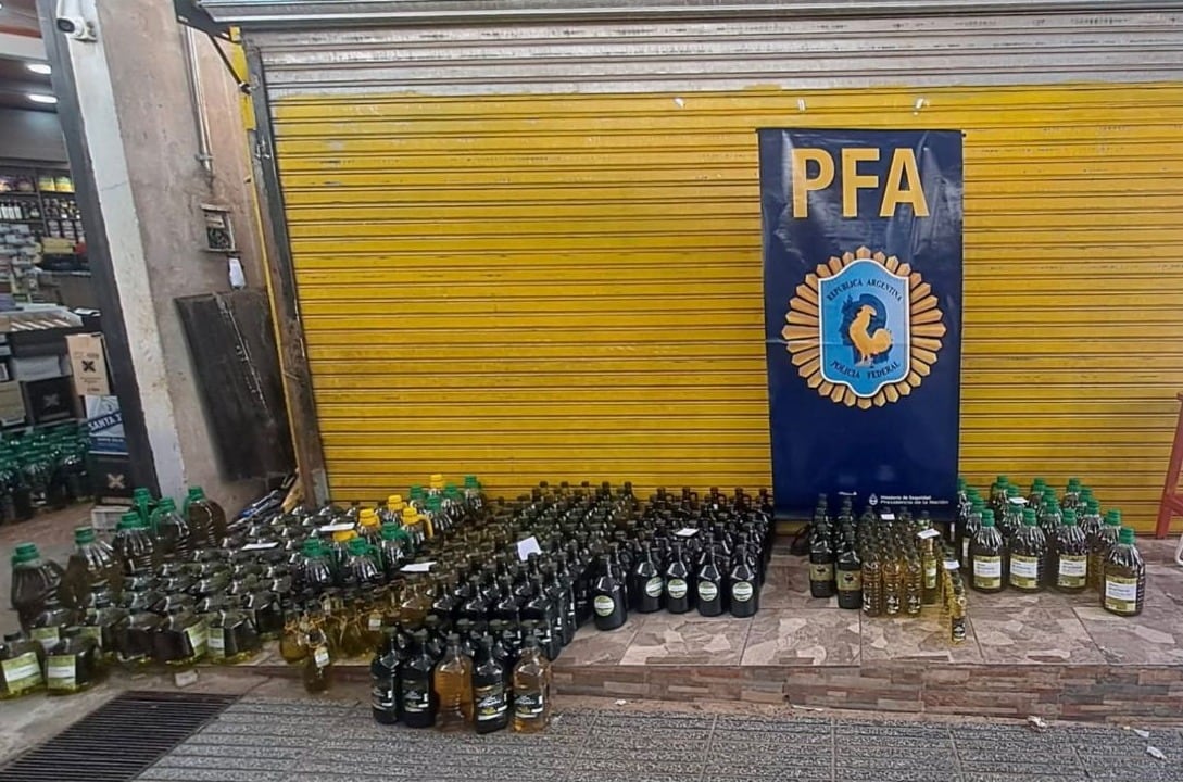 El principal responsable del tráfico de aceite de oliva falsificado fue detenido tras una investigación iniciada en coordinación internacional